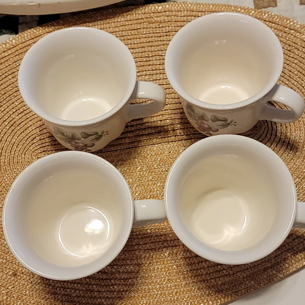 PFALTZGRAFF Coffee Tea Cups Set of 4 Vintage USA Grape Vine